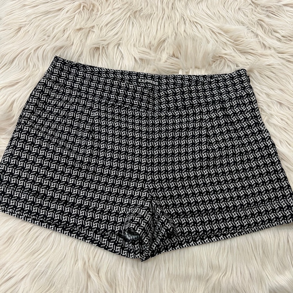 Really Cute Express Shorts - Picture 1 of 4